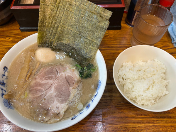 「とんこつ塩らーめん＋スペシャルトッピング＋半ライス」@心一家の写真