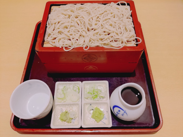 「もり二枚重（そばを選択）　１０００円」@麻布永坂更科本店 都庁議会棟店の写真