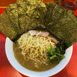 らーめん中盛、海苔