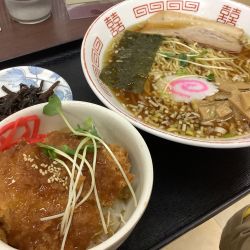 あだたらラーメン　しょうゆミニカツ丼セット　1400円