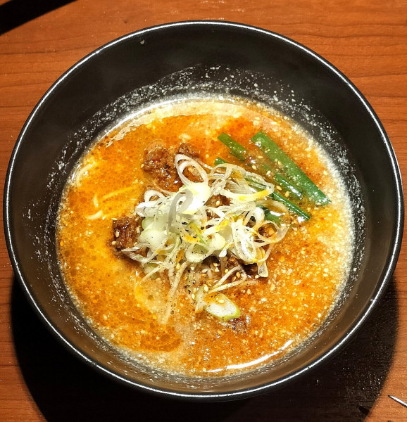 「煉獄ヌードルハーフ 500円」@一休亭 元 彦根駅前店の写真