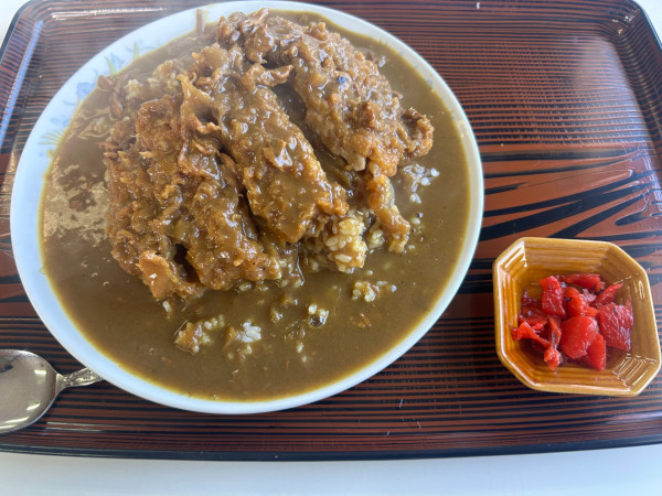 「カツカレーライス　990円」@すずや食堂の写真