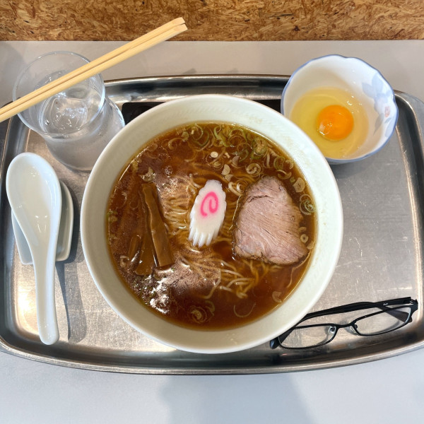 「小盛生卵付中華麺」@中海岸 大勝軒の写真