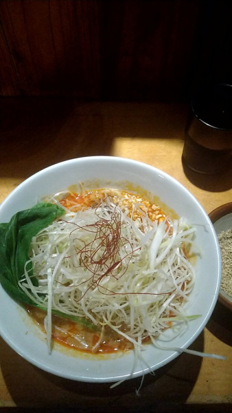 「四川担々麺＋白髪ネギ」@赤い鯨 人形町店の写真