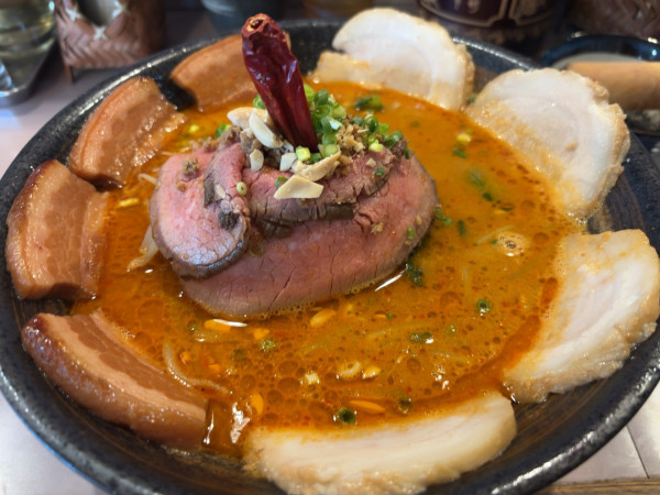 「超肉食担担麺」@中華食堂シャオの写真