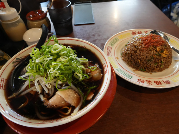 「中華そば 並＋焼きめし 並」@新福菜館 浜松町店の写真