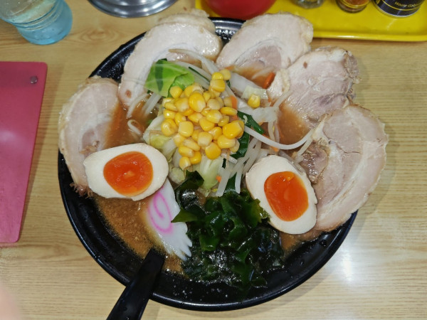 「みそチャーシューメン+煮たまご」@共栄ラーメン 本店の写真
