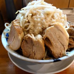 チャーシュー麺大盛り  全マシ