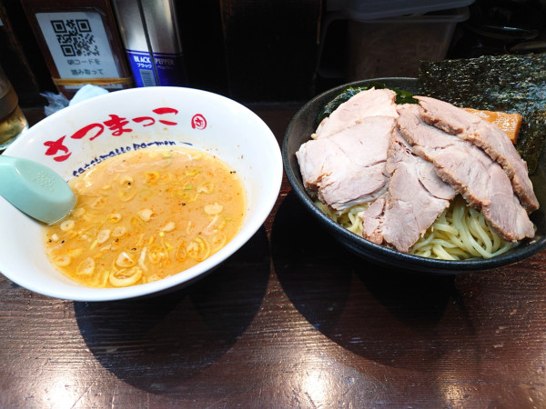 「つけ麺特盛り(豚骨醤油)➕チャーシュー」@さつまっこ 平和島店の写真