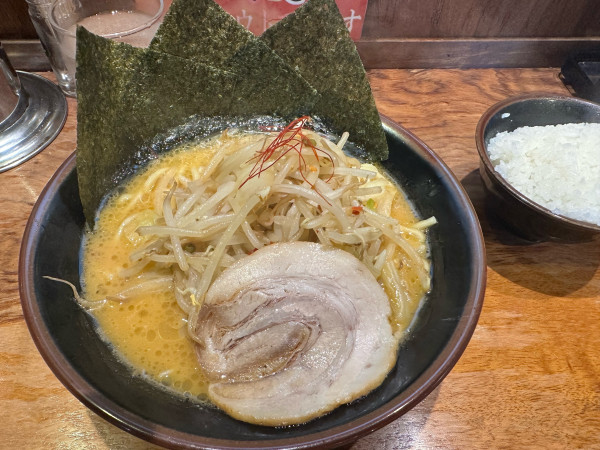 「味噌ラーメン」@横浜家系ラーメン たくみ家 桜土浦インター店の写真