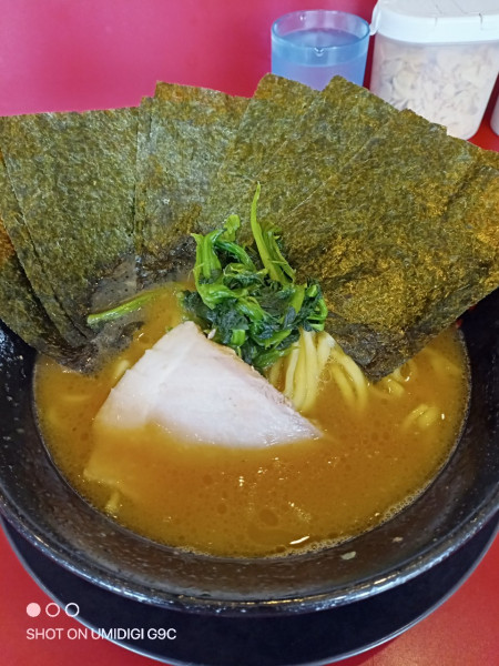 「ラーメン+海苔増し」@家系ラーメン王道 王道之印の写真