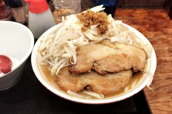 「角ふじラーメン1000円もやし増し80円」@神勝軒 下永谷店の写真