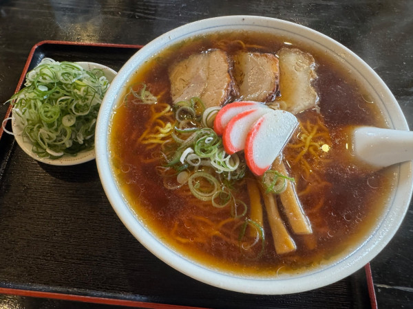 「中華そば　大盛り　ネギ増し」@大石家 伊那店の写真