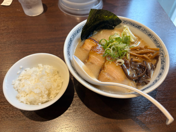 「角煮ラーメン + 半ライス(サービス)」@熊本ラーメン ひごもんず neo 三鷹の写真