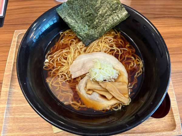 「大盛鶏出汁醤油ラーメン」@菜す乃の写真