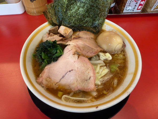 「特製ラーメン中」@家系ラーメン大﨑家 末広町店の写真