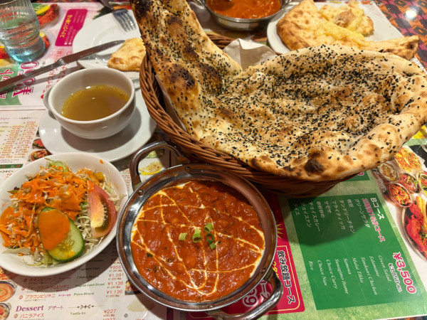 「チャナマサラ(中辛)+ゴマナンセット1200円+芋焼酎」@キッチンキング 新座店の写真