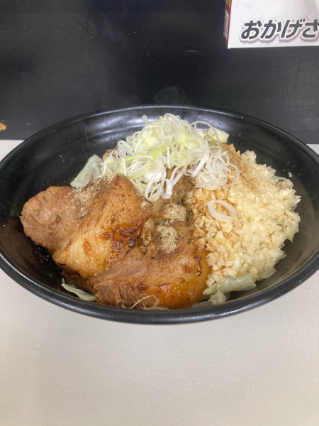 「にぼまぜ醤油」@ラーメン 富次郎 堀町店の写真