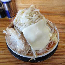 限定　とまとらーめん（１２００円）＋チャーシュー１５０円