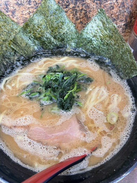 「ラーメン並」@豚骨醤油 鈴之木の写真