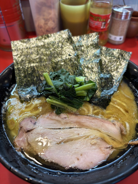 「ラーメン並」@家系総本山 ラーメン吉村家の写真