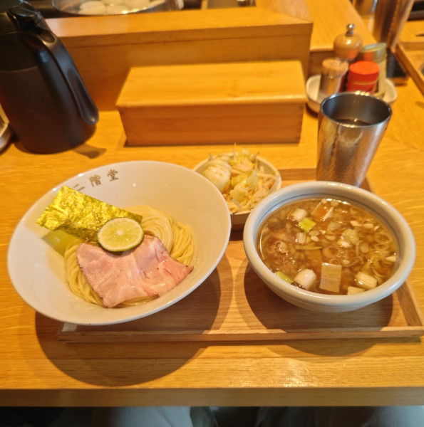 「醤油つけそば（中盛）」@中華そば 二階堂の写真