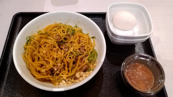 「牛玉スタミナまぜそば_822円＋ライス_217円」@吉野家 掛川パーキングエリア上り店の写真