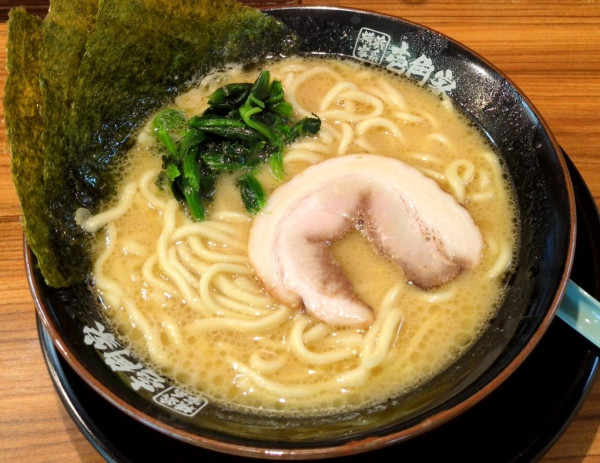 「ラーメン（醤油）」@横浜家系ラーメン 壱角家 勝どき店の写真