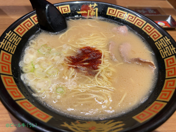 「天然豚骨ラーメン(980円)、替玉(210円)」@一蘭 大宮駅前店の写真