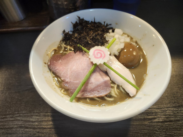 「濃厚そば+味玉」@中華そば いづるの写真