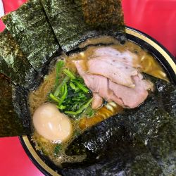 ラーメン(中盛り)+味付玉子,のり