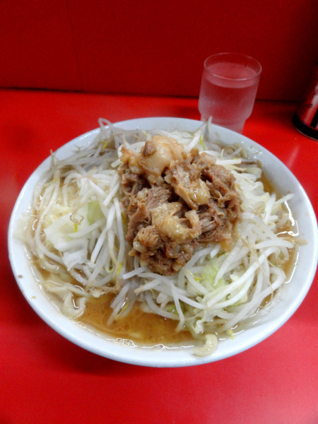 「小（豚1）950円ニンニクアブラ」@ラーメン二郎 松戸駅前店の写真