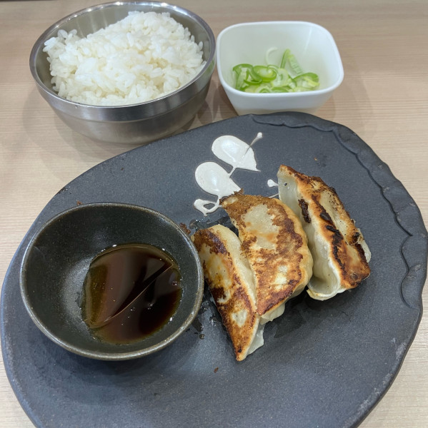 「ランチセットB(餃子半ライス)280円」@鶏白湯専門店 つけ麺 まるや 千葉八千代米本店の写真