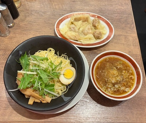 「限定 海老と豚のわんたんつけソバ 1,045円。」@広州市場 横浜ポルタ店の写真