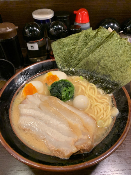 「豚骨醤油ラーメン」@横浜家系ラーメン やまふじ家 野田店の写真