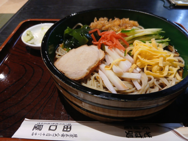 「冷やしたぬき蕎麦 860円」@田口屋の写真