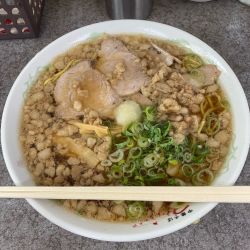 中華そば大盛脂マシマシニンニクトッピング