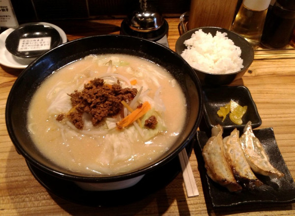 「豚骨味噌らーめん(950円)+Ａセット(390円)」@オリオン餃子 長岡大手通店の写真