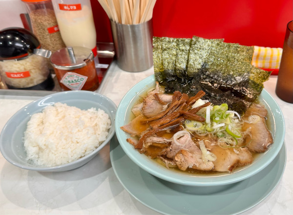 「中華そば＋海苔」@なぎちゃんラーメン 大森駅前店の写真