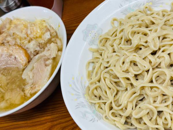 「大ラーメン(ブタ1枚入り) 1,100円 つけ麺 100円」@ラーメン二郎 亀戸店の写真