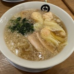 白のえびワンタンそば　1150