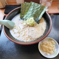 醤油豚油ラーメン 950円