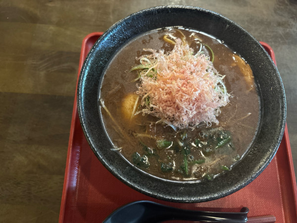 「醤油らぁめん」@らぁめん鰹の本気 福島店の写真