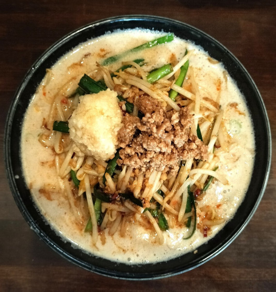 「台湾坦々らーめん 1000円＋にんにく 100円」@台湾担々らーめん 鳴子飯店の写真