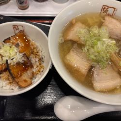 塩ラーメン&炙り焼豚ご飯セット