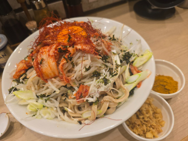 「冷やし汁なしネギキムチ(500g)・カレー粉・しょうが」@麺屋 味方 蒲田店の写真