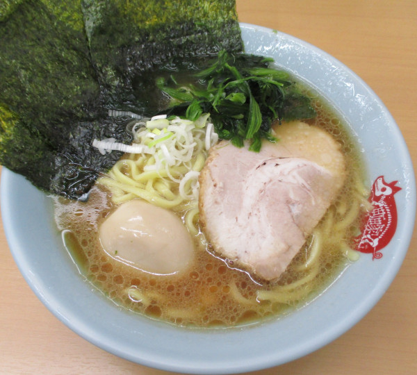 「ラーメン(並)+味玉 850円+120円」@横浜ラーメン 町田家 新宿南口店の写真