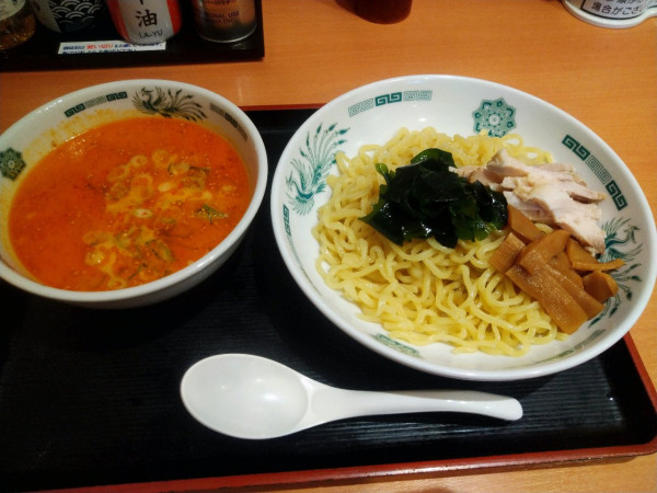 「ピリ辛豚骨つけ麺  650円　熱盛にしない」@日高屋 ひばりヶ丘北口店の写真