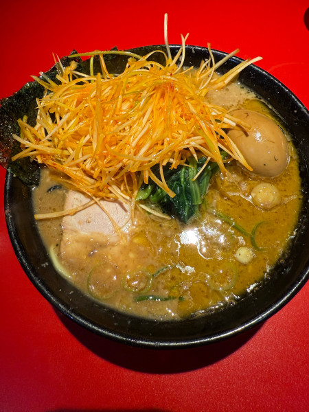 「ラーメン　ネギ卵トッピング」@厚木家の写真