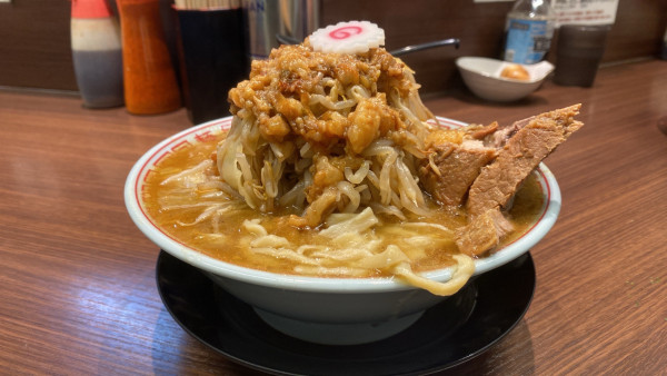 「ラーメン小（350g）ヤサイ・アブラ」@麺屋 神工の写真